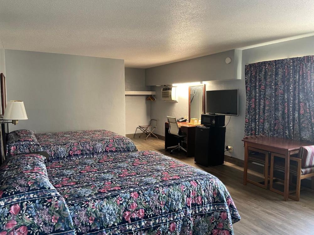 Superior Queen Room interior